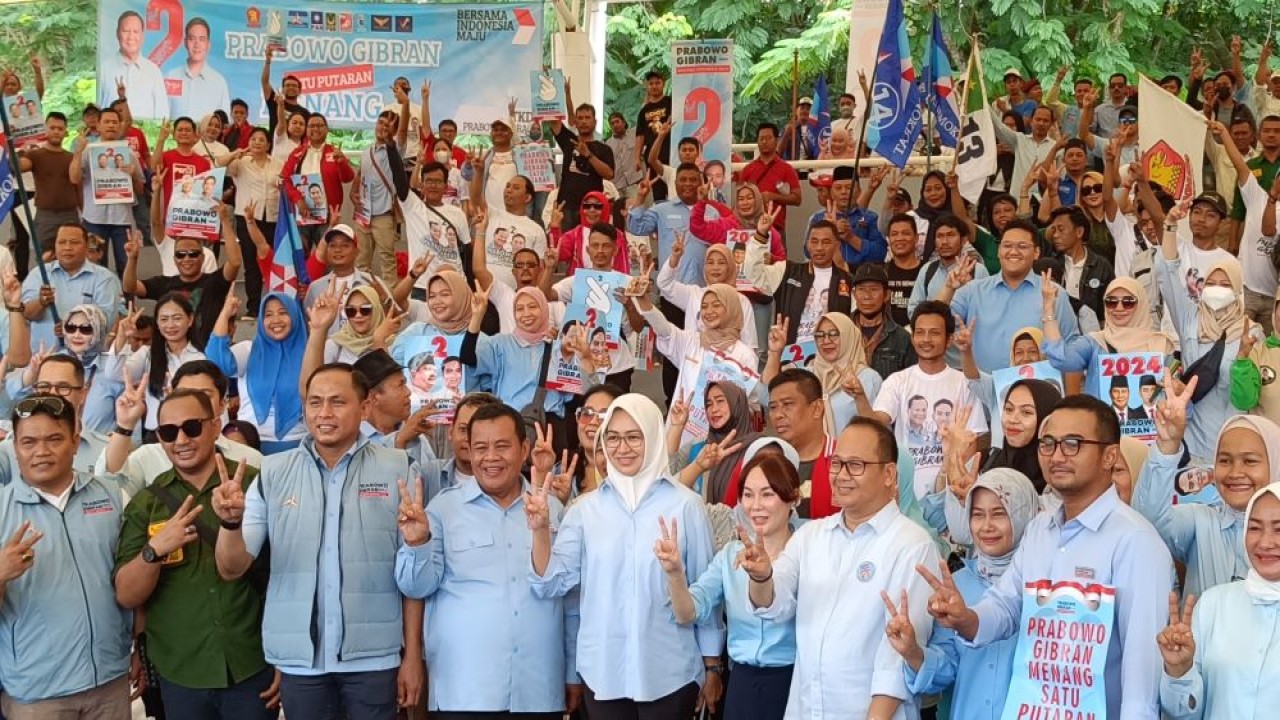 Ketua Tim Kampanye Daerah (TKD) Prabowo-Gibran Provinsi Banten, Airin Rachmi Diany hadir dalam acara konsolidasi gerakan akar rumput menuju kemenangan Prabowo-Gibran di Amphitheater, Taman Kota II Jeletreng, Kecamatan Setu, Kota Tangerang Selatan (Tangsel), Rabu (10/1/2024). (Istimewa)
