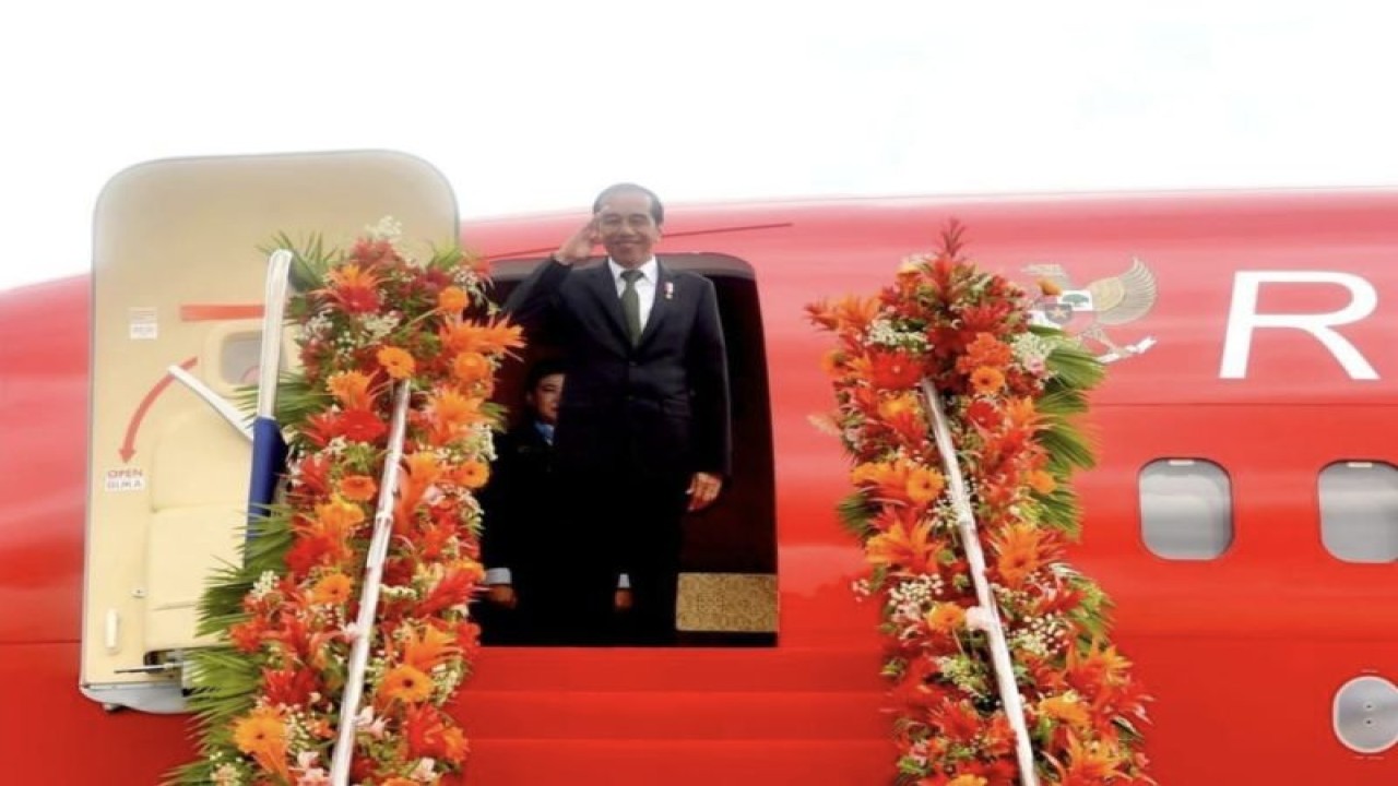 Presiden Joko Widodo bertolak menuju Vietnam melalui Colonel Jesus Villamor Air Base, Manila, Filipina, Kamis (11/1/2024). (ANTARA/HO-Sekretariat Presiden)