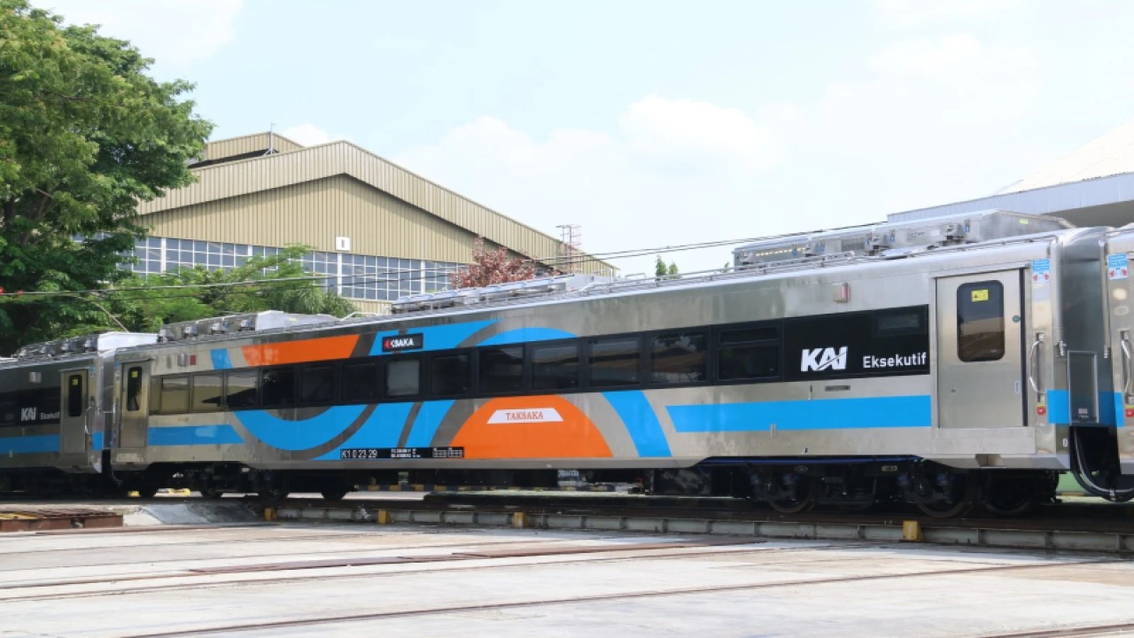PT Kereta Api Indonesia (Persero) menghadirkan jenis Kereta Eksekutif New Generation dan Kereta Luxury New Generation pada KA Taksaka relasi Gambir-Yogyakarta PP yang beroperasi mulai Kamis (18/1/2024). ANTARA/HO-PT KAI