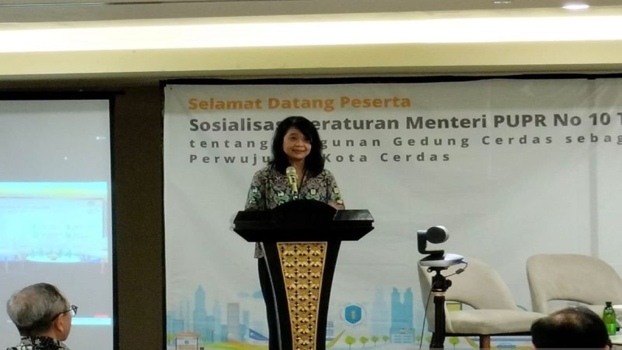 Direktur Jenderal Cipta Karya Kementerian PUPR Diana Kusumastuti dalam Sosialisasi Nasional Peraturan Menteri (Permen) PUPR No. 10 Tahun 2023 tentang Bangunan Gedung Cerdas, di Jakarta, Rabu (24/1/2024). ANTARA/Aji Cakti