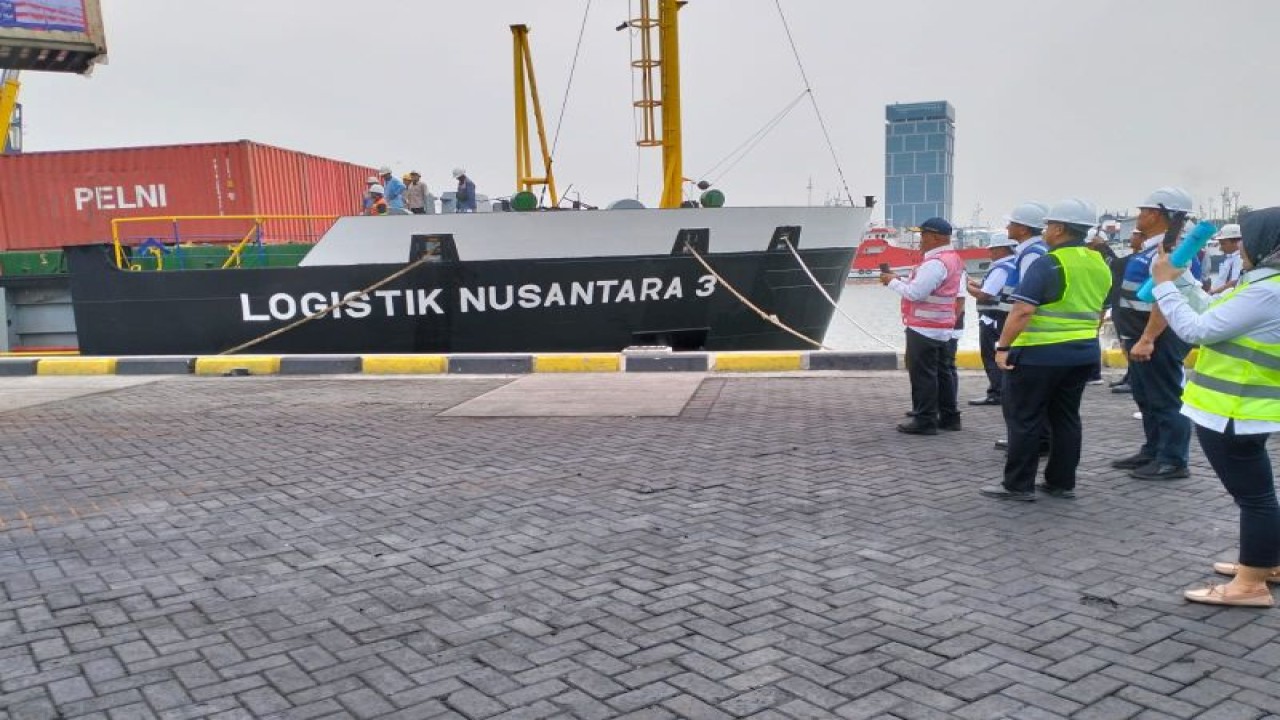 Suasana seremoni pelepasan perdana kapal tol laut di Surabaya, Jawa Timur, Selasa (16/1/2024). (ANTARA/HO-Kemenhub)