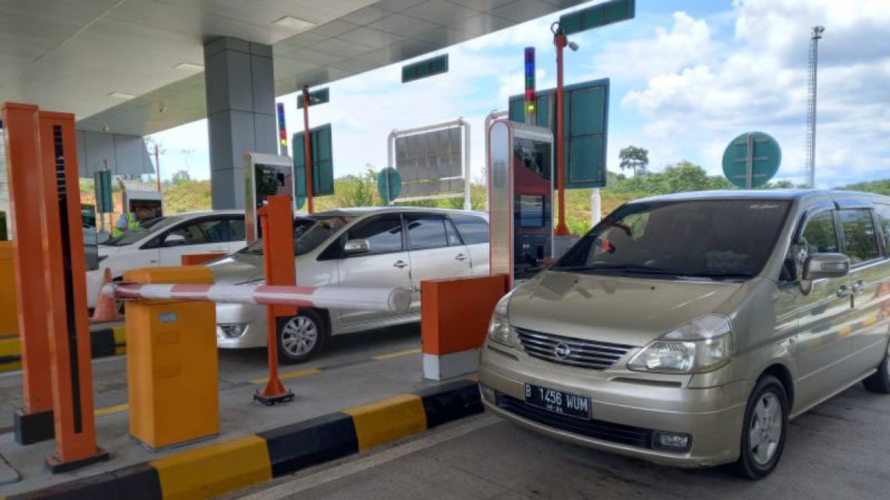 Selama libur natal dan Tahun Baru 2024, sebanyak 28.826 kendaraan memanfaatkan Tol Bengkulu-Taba Penanjung. ANTARA/Anggi Mayasari