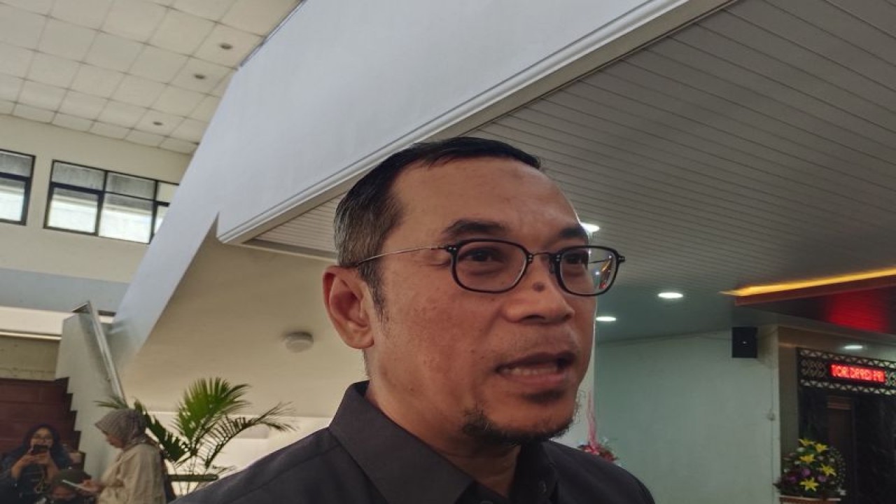 Arsip - Kepala Dinas Kehutanan Provinsi Lampung Yanyan Ruchyansyah saat memberi keterangan. ANTARA/Ruth Intan Sozometa Kanafi