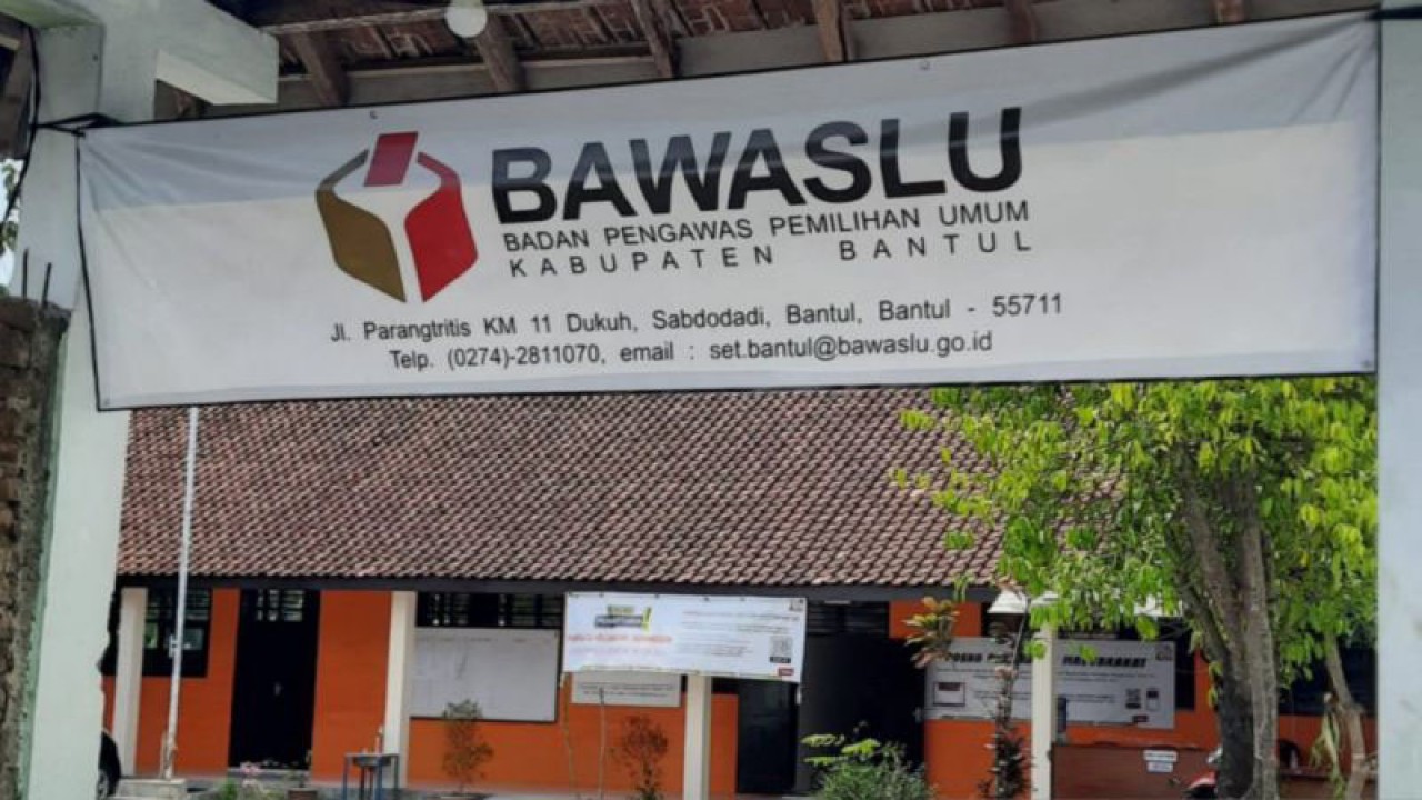 Kantor Badan Pengawas Pemilu Kabupaten Bantul, Daerah Istimewa Yogyakarta (ANTARA/Hery Sidik)