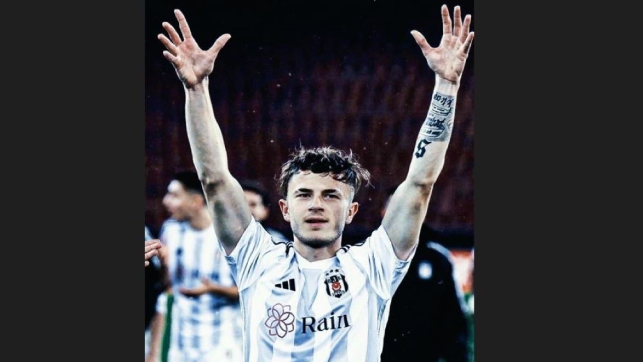 Pesepak bola Turki bernama Emirhan Delibas dipecat klubnya Besiktas. (Foto: Instagram @emirhandelibas)