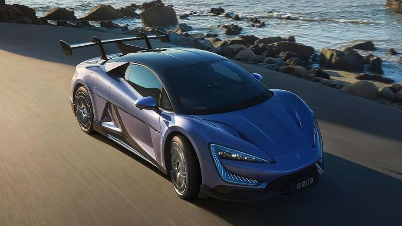 BYD meluncurkan supercar listrik YangWang U9 dengan performa setara Ferrari. (Foto: ArenaEV)