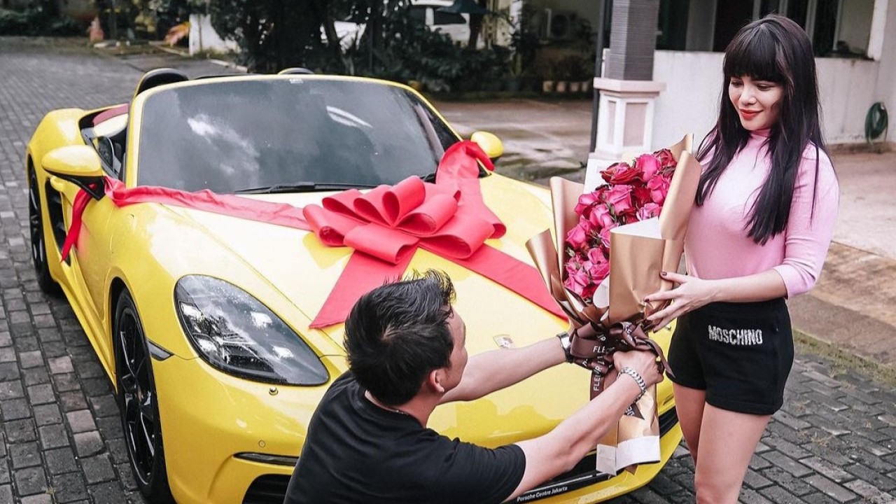 Dinar Candy/Instagram