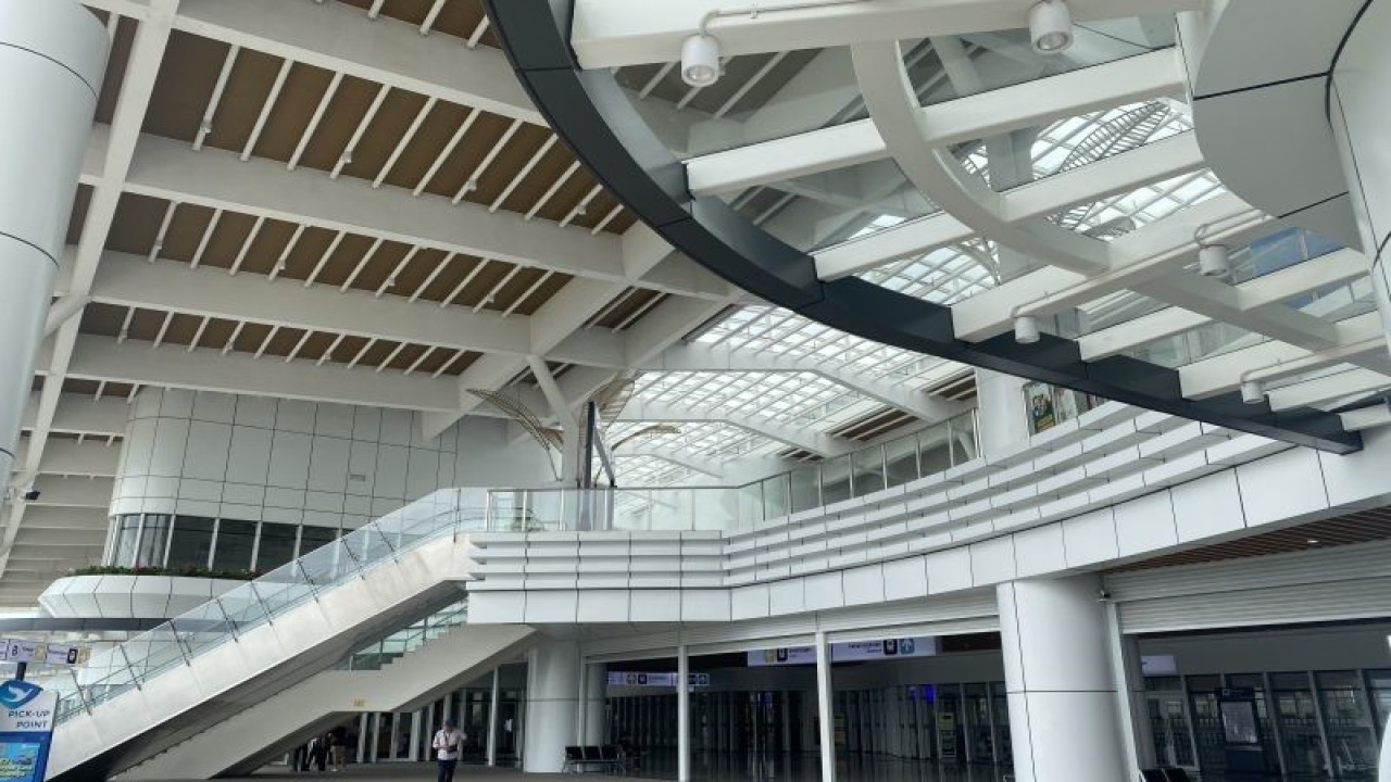 Ilustrasi - Situasi di Stasiun Kereta Cepat Whoosh di Tegalluar, Kabupaten Bandung, Jawa Barat, Selasa (6/2/2024). (ANTARA/Rubby Jovan)