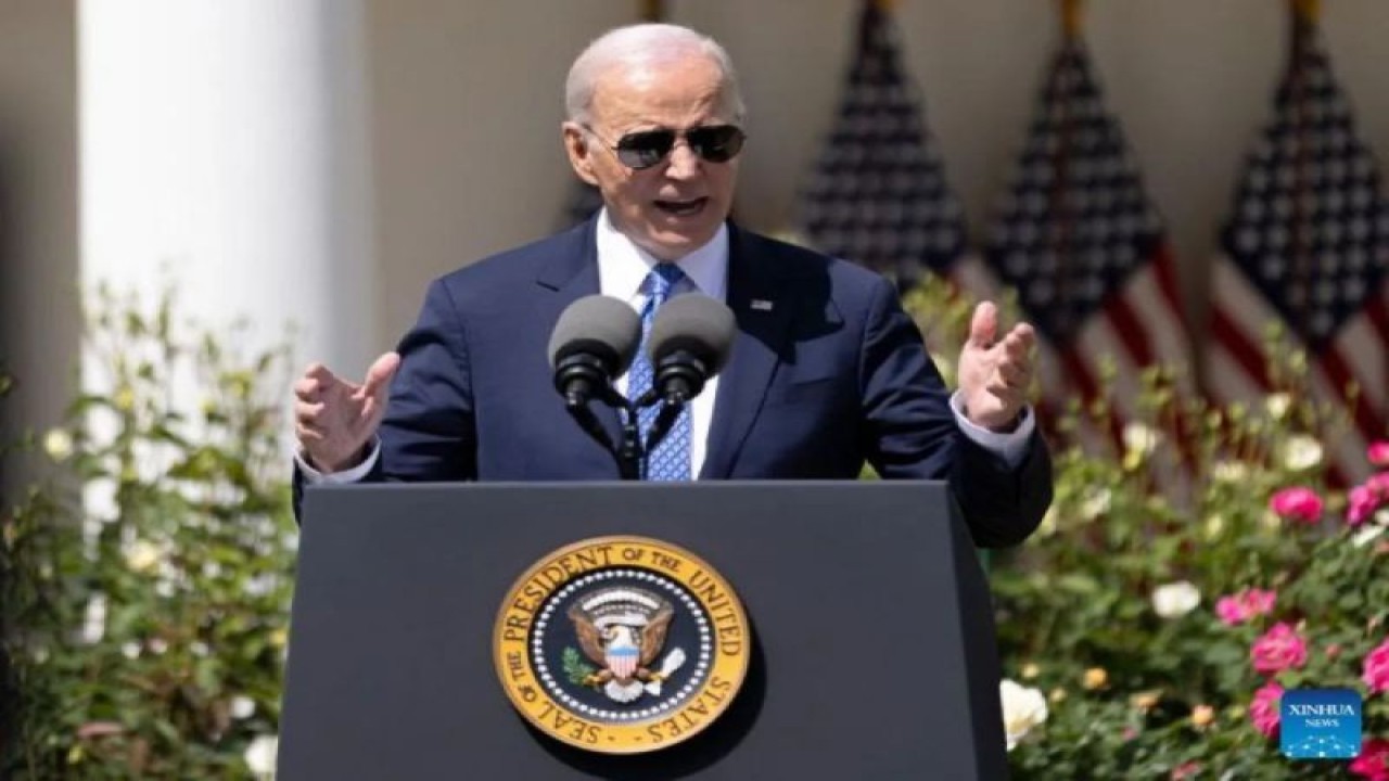 Arsip - Presiden AS Joe Biden menyampaikan pidato di Gedung Putih di Washington, D.C., Amerika Serikat (24/4/2023). (ANTARA/Aaron Schwartz/Xinhua/tm)