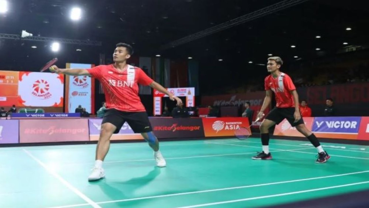 Ganda putra Indonesia Bagas Maulana/Muhammad Shohibul Fikri saat berlaga pada Kejuaraan Beregu Asia 2024 di Selangor, Malaysia, Selasa (13/2/2024). (Humas PBSI)