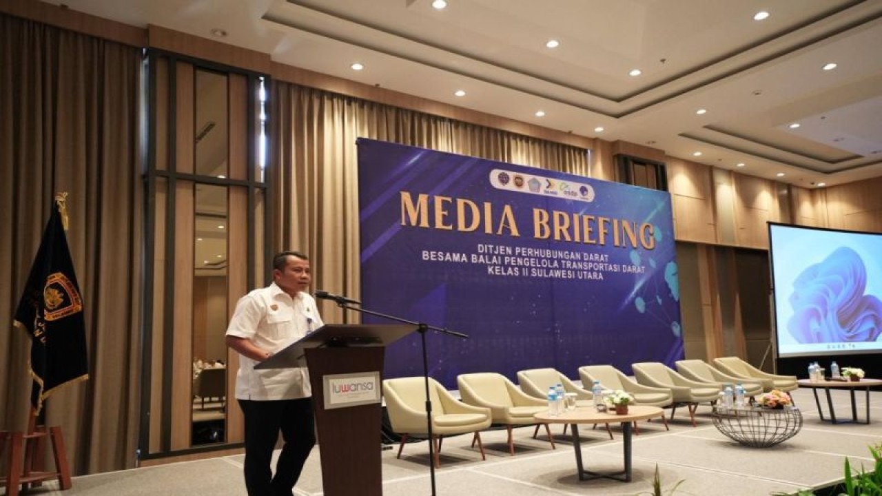 Sekretaris Direktorat Jenderal Perhubungan Darat Kemenhub Amirulloh saat media briefing bertajuk "Sinergi Pers-Ditjen Hubdat Dalam Perkuat Peran Strategis Transportasi Darat" di Kota Manado, Sulawesi Utara. ANTARA/HO-Ditjen Perhubungan Darat