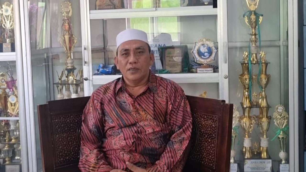 KH. Enting Ali Abdul Karim selaku Pendiri Ponpes Al Islam, tokoh agama dan Ulama di Banten