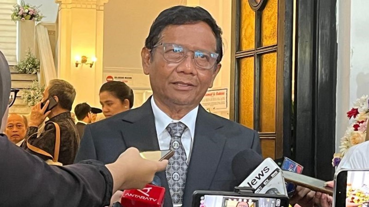 Calon wakil presiden nomor urut 03 Mahfud Md di Universitas Indonesia Salemba, Jakarta, Sabtu (17/2/2024). ANTARA/Narda Margaretha Sinambela/aa.