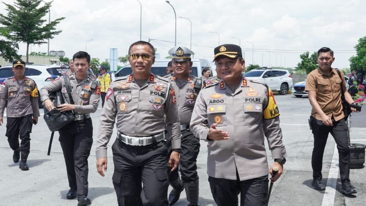 Kepala Korps Lalu Lintas (Kakorlantas) Polri Irjen Pol Aan Suhanan melanjutkan survei Jalur Tol Semarang-Surabaya. (Foto: Istimewa)