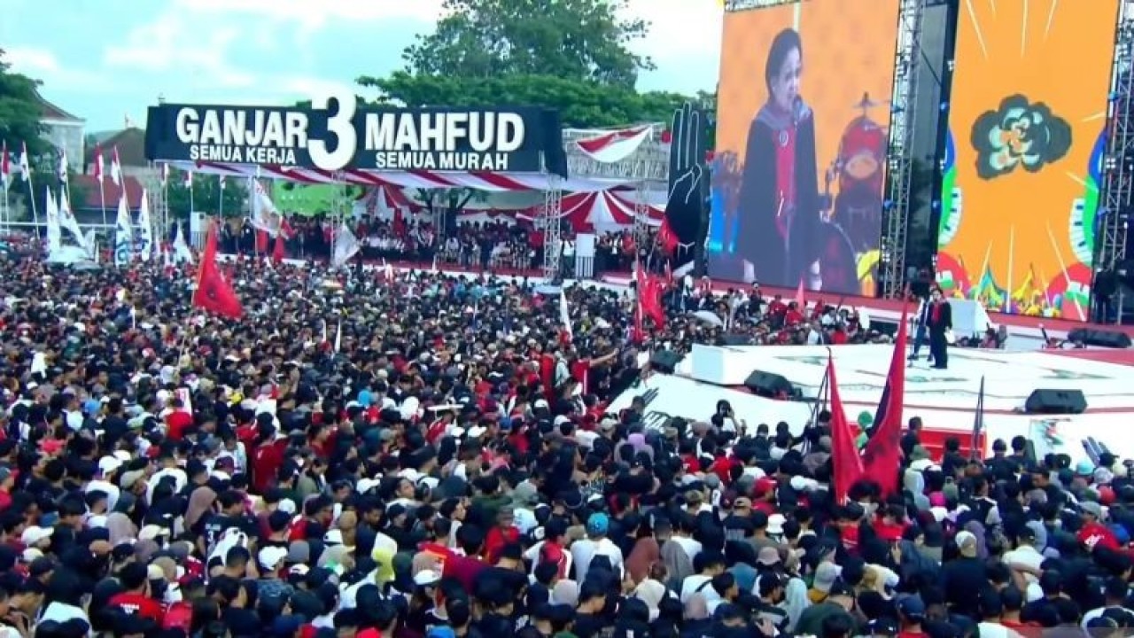 Tangkapan layar - Para pendukung Ganjar-Mahfud padati Hajatan Rakyat di lapangan Ruang Terbuka Hijau (RTH) Maron, Banyuwangi, Jawa Timur, Kamis (8/2/2024). ANTARA/Narda Margaretha Sinambela