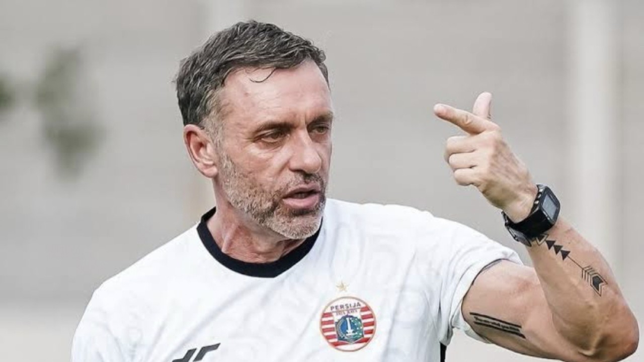 Pelatih Persija Thomas Doll