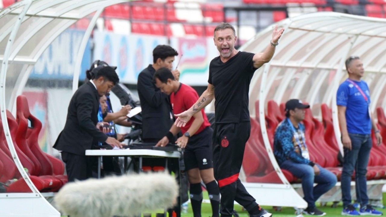 Pelatih Persija Thomas Doll