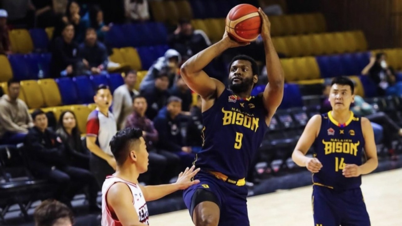 Pemain asing Prawira Bandung, Antonio Hester