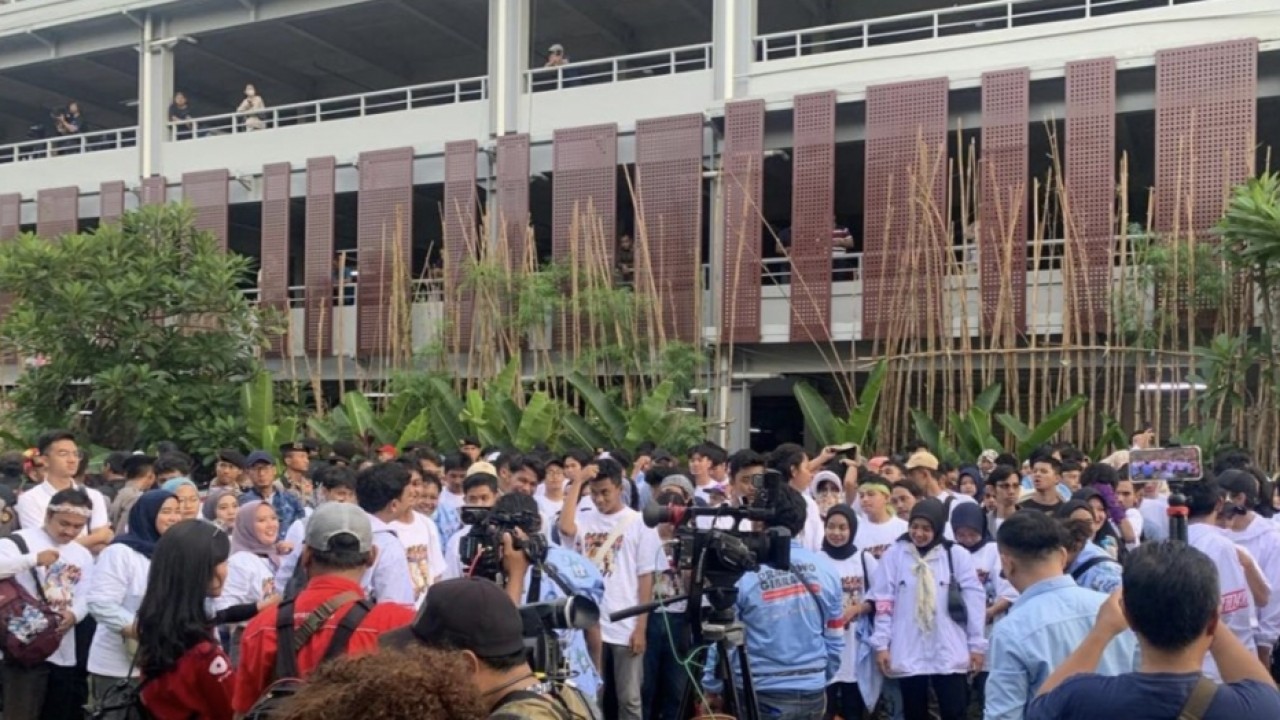 Pendukung Paslon 02 Prabowo Subianto dan Gibran Rakabuming