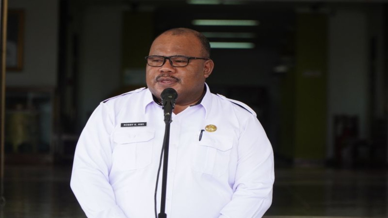 Penjabat Sekretaris Daerah Kota Jayapura Robby Awi (ANTARA/HO-Humas Pemkot Jayapura)