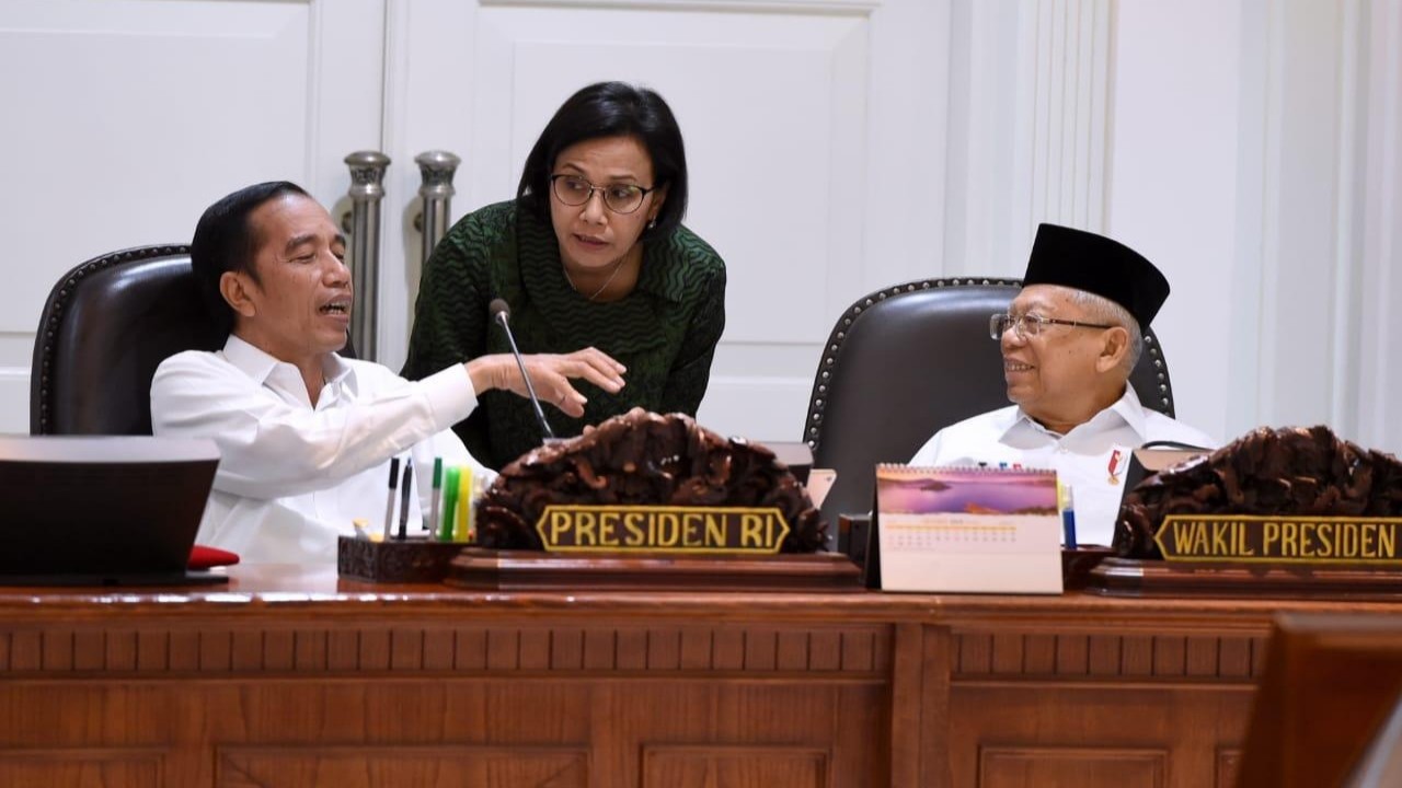 Presiden Jokowi, Wapres Ma'ruf Amin dan Menteri Keuangan Sri Mulyani. (Net)