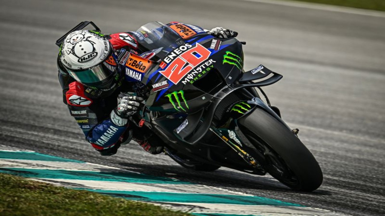 Fabio Quartararo saat melakoni uji coba hari pertama di Sirkuit Internasional Sepang, Malaysia, Selasa (6/2/2024). (ANTARA/HO/Monster Energy Yamaha)
