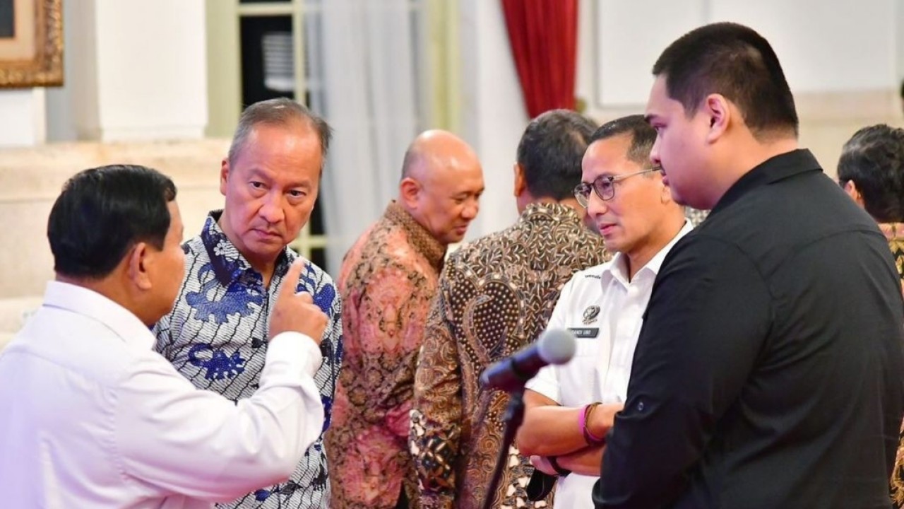 Menteri Sandiaga Uno bersama sejumlah Menteri Kabinet Indonesia Maju/Instagram