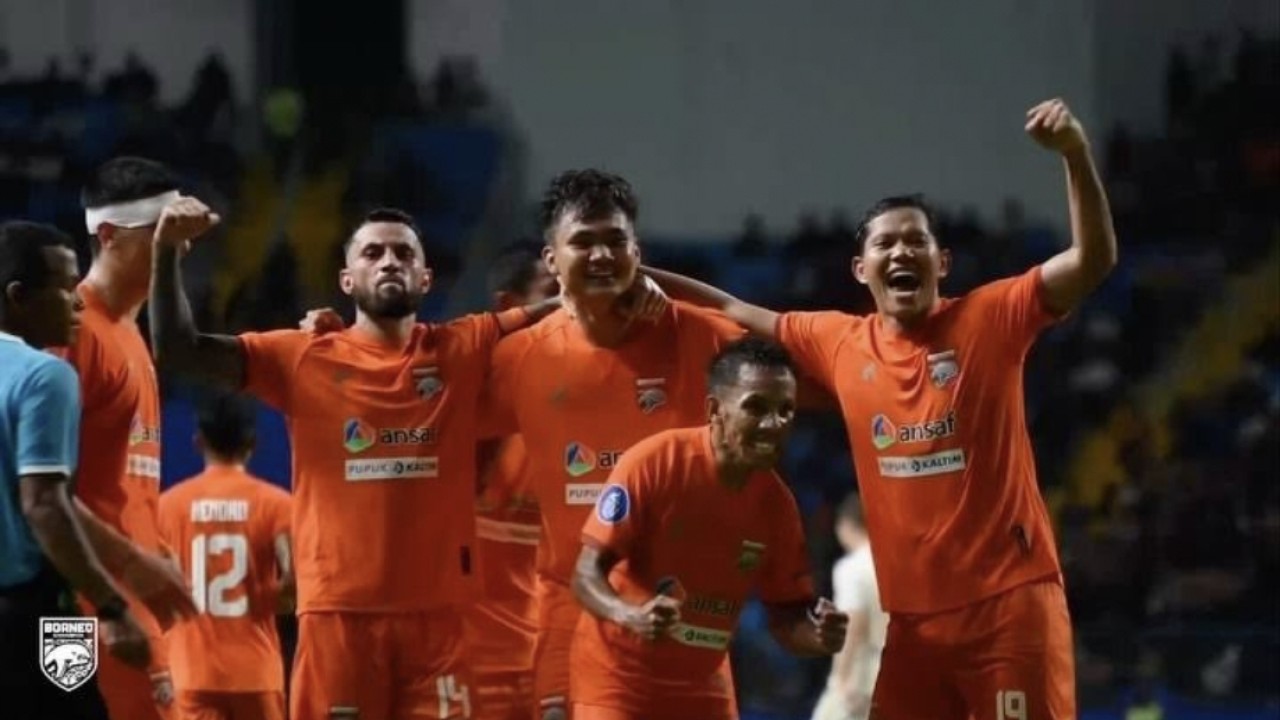 Selebrasi skuad Borneo FC