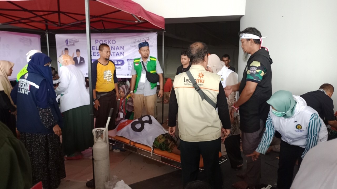 Seorang pria tak dikenal meninggal di posko pelayanan kesehatan kampanye akbar Anies -Muhaimin