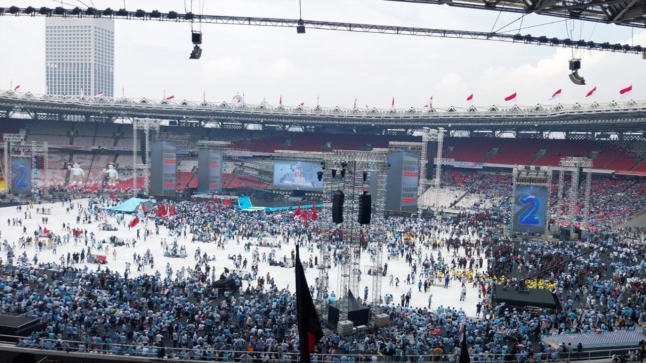Suasana kampanye akbar paslon nomor urut 2, Prabowo-Gibran di dalam Stadion GBK Jakarta Sabtu (10/2/2024). (foto: nusantaratv.com/Habieb Febriansyah)