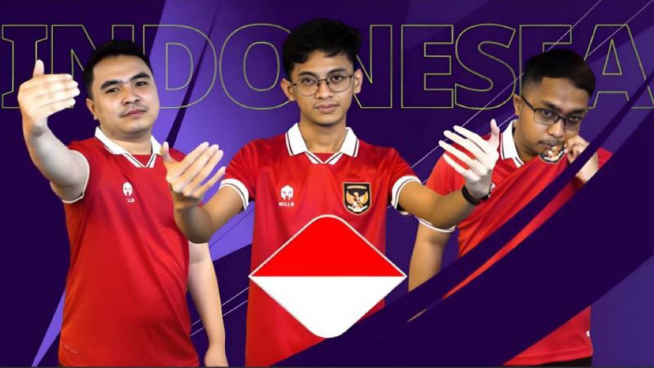 Tangkap layar tim nasional eFootball Indonesia Elga Cahya Putra, Rizky Faidan, dan Akbar Paudie di AFC eAsian Cup Qatar 2024. (ANTARA/Arindra Meodia/youtube.com/AFC Asian Cup)