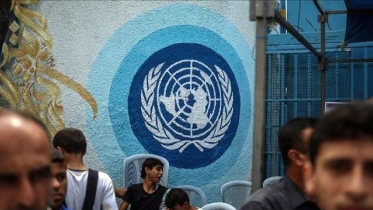 Ilustrasi - Suasana di luar kantor UNRWA di Jalur Gaza. (ANTARA/Anadolu Agency/am.)