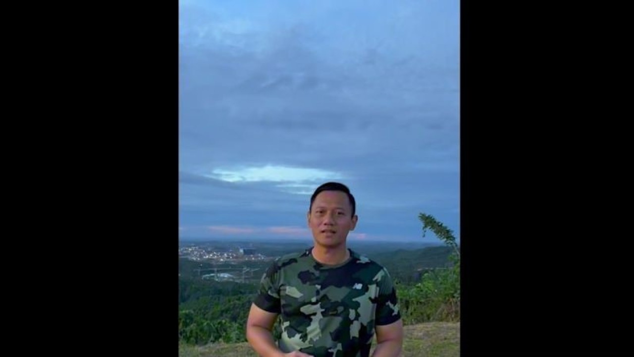 Tangkapan layar - Menteri Agraria dan Tata Ruang/Kepala BPN Agus Harimurti Yudhoyono (AHY) lari pagi di Ibu Kota Nusantara (IKN), Kalimantan Timur, Jumat (1/3/2024). (ANTARA/HO-Dokumentasi Kementerian ATR/BPN)