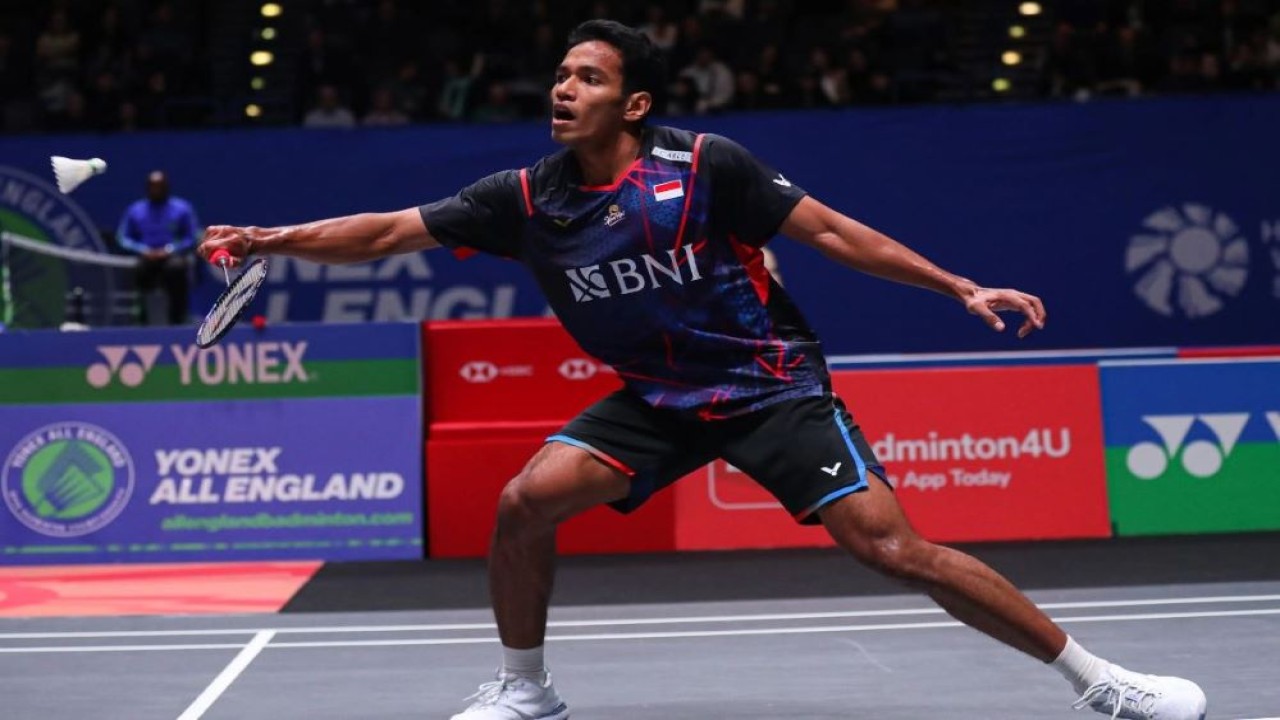 Tunggal putra Indonesia Chico Aura Dwi Wardoyo lolos ke babak 16 besar All England 2024 usai menaklukan wakil India, Priyanshu Rajawat, pada Rabu (13/3/2024). (Foto: Humas PBSI)