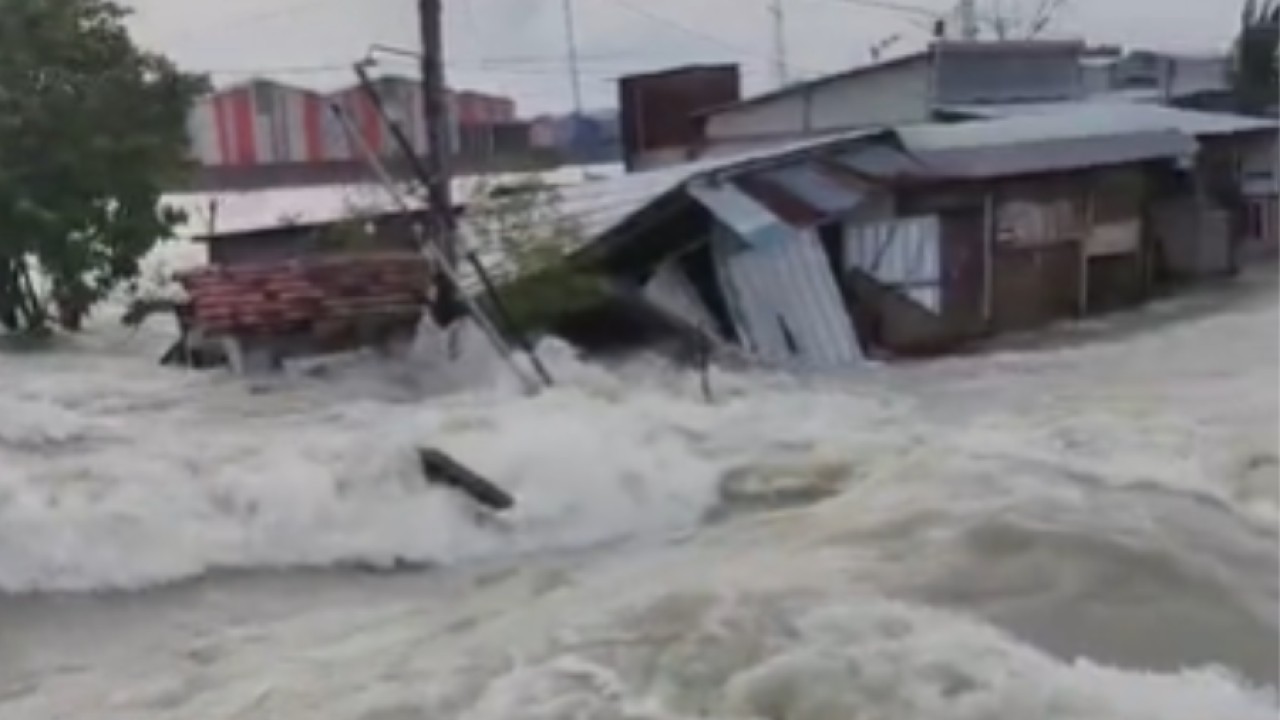 Banjir Demak (TikTok @penjelajahnusantara9)