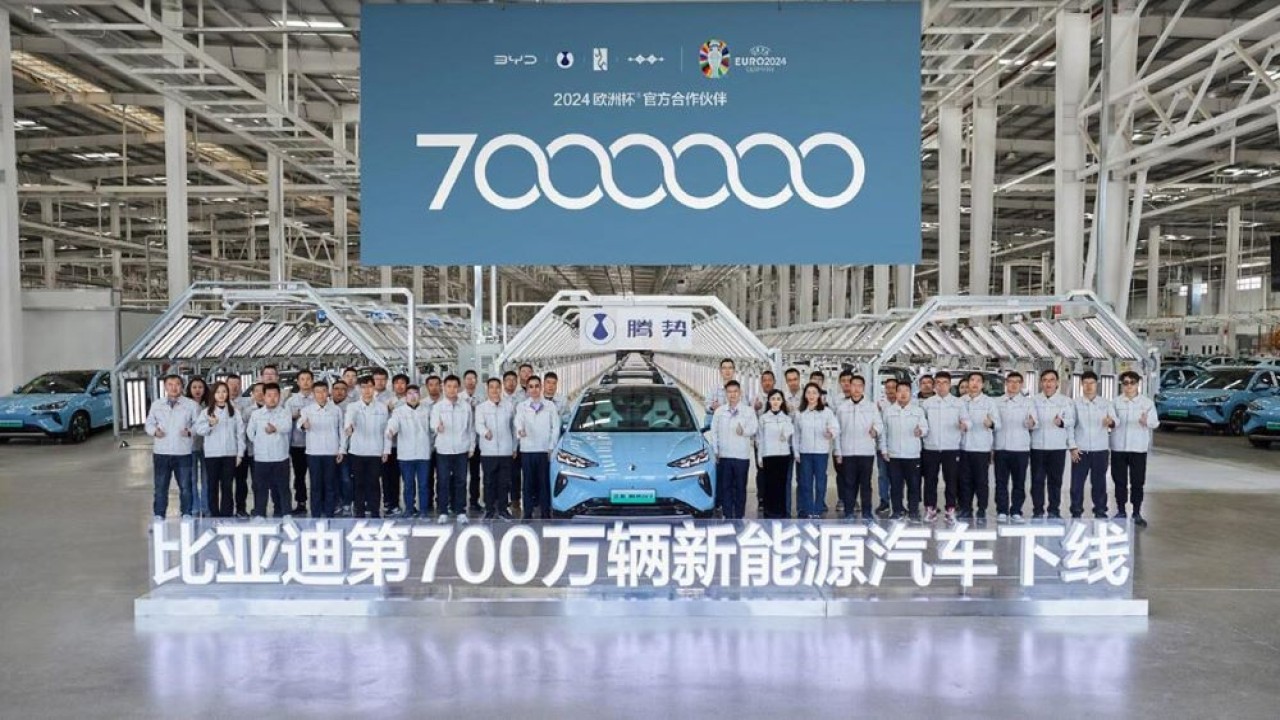 BYD meluncurkan mobil listrik produksi ke-7 juta dari pabrik mereka di Jinan, Provinsi Shandong, China timur. (Foto: Istimewa)