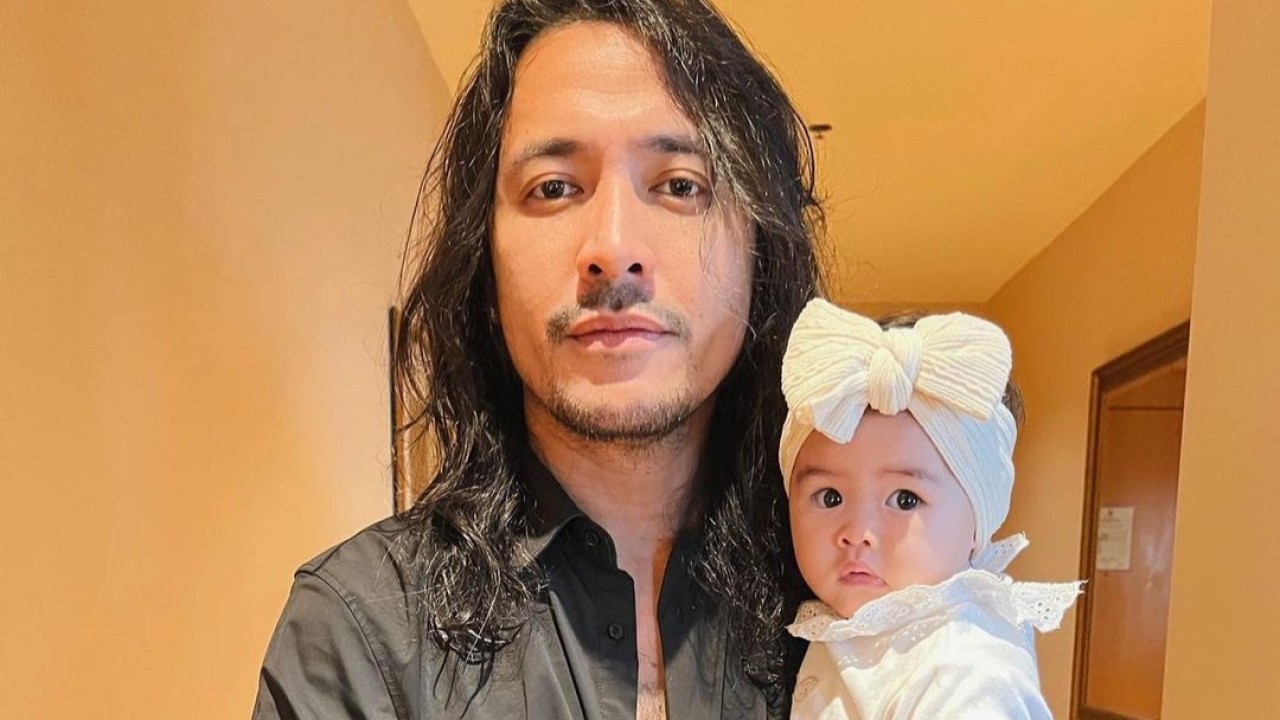 Ello bersama anak pertamanya/Instagram