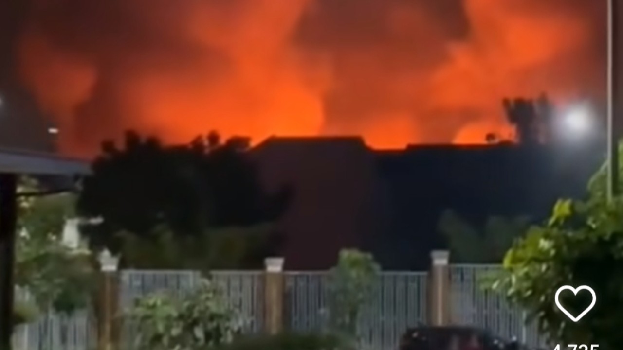 Gudang amunisi Armed terbakar di Kawasan Gunung Putri, Kabupaten Bogor yang berbatasan dengan Kota Bekasi