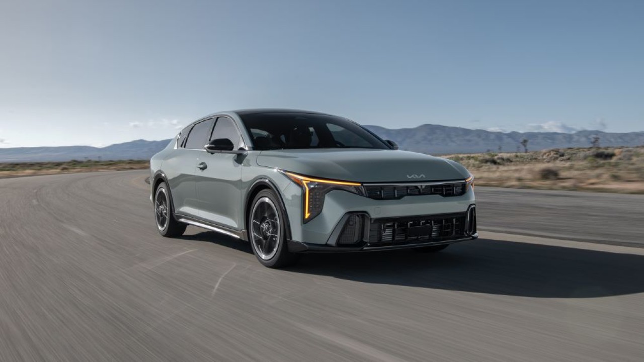 Sedan Kia K4 memulai debutnya di New York International Auto Show 2024. (Foto: Istimewa/Kia)