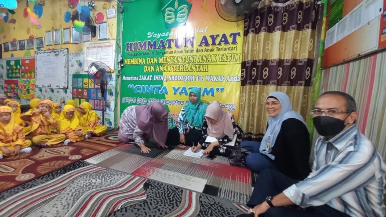 KPP Pratama Jakarta Cempaka Putih mengadakan kegiatan bakti sosial ke Panti Asuhan Himmatun Ayat Cempaka Putih, Jakarta Pusat, pada Kamis (28/3/2024). (Foto: Istimewa)