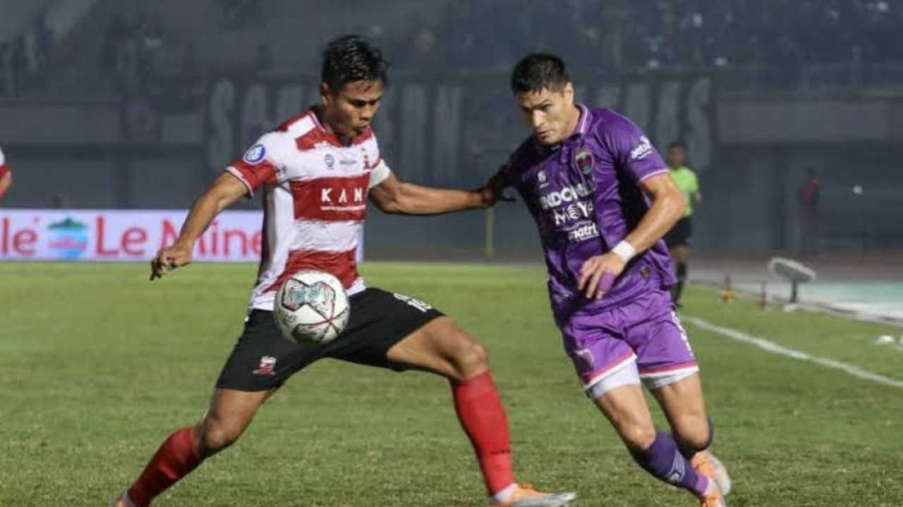 Laga Madura United vs Persita Tangerang