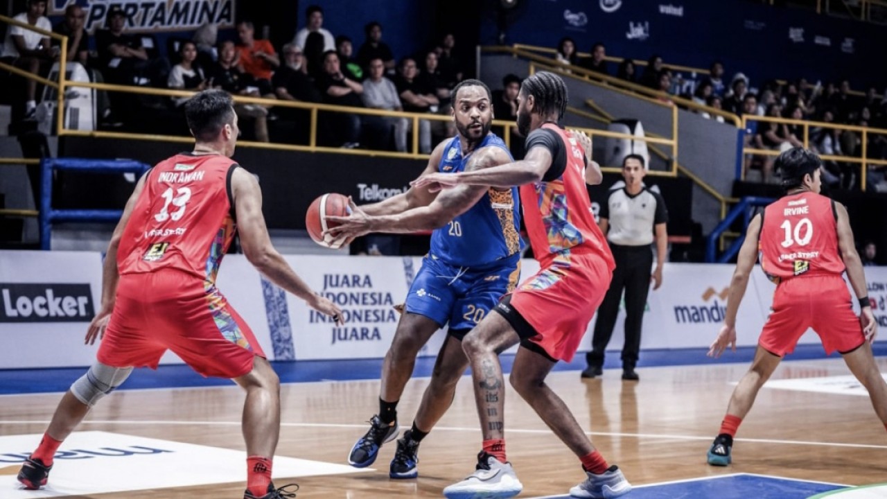 Laga Satria Muda vs Bali United Basketball