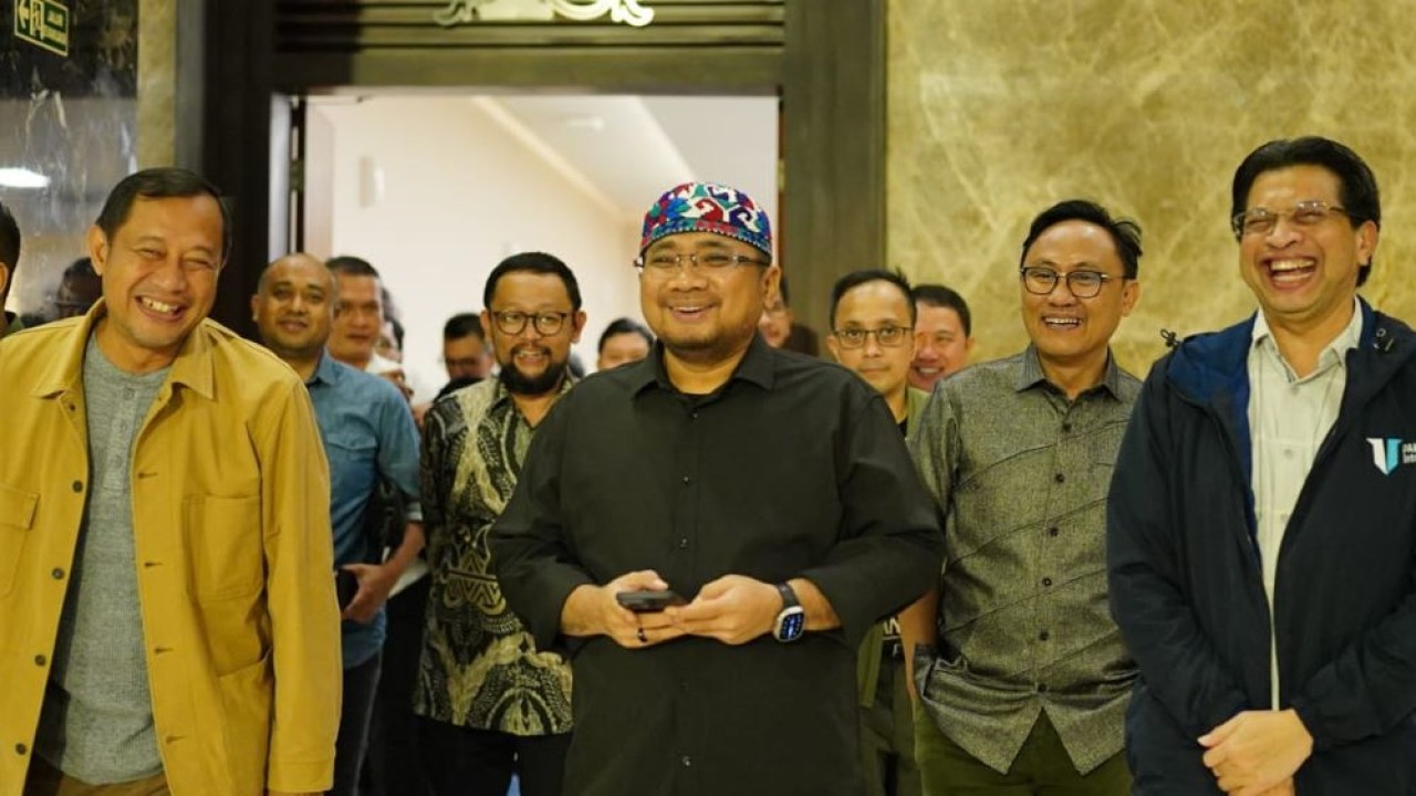 Menteri Agama Yaqut Cholil Qoumas bertolak ke Arab Saudi dari Bandara Soekarno-Hatta (Soetta), Tangerang, Banten, pada Kamis (21/3/2024) dini hari. (Foto: Humas Kemenag)