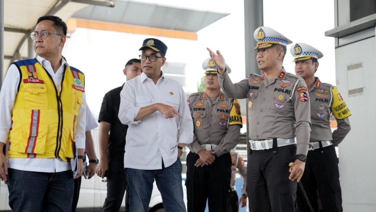 Menhub dan Kakorlantas Polri Tinjau Kesiapan Jalur Arus Mudik Provinsi Jawa Barat