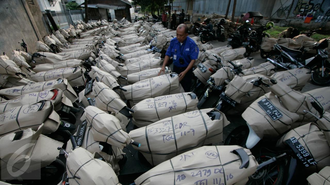 Motor-motor pemudik peserta Motis siap diangkut menggunakan kereta api/ist