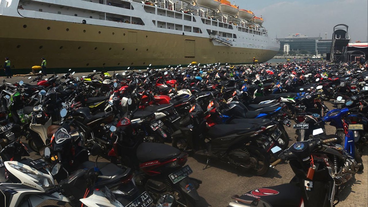 Masyarakat antusias mengikuti mudik gratis motor naik kapal yang diadakan Kemenhub/ist