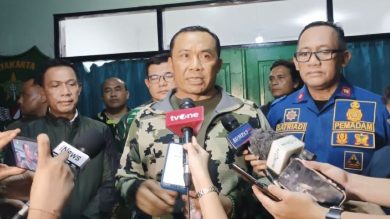 Pangdam Jaya Mayor Jenderal TNI Mohamad Hasan memberi keterangan kepada media di Kabupaten Bogor, Jawa Barat, Minggu (31/3/2024). (Foto: ANTARA/Khaerul Izan)