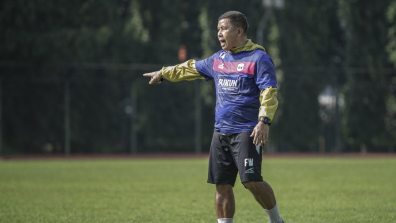 Pelatih caretaker RANS Nusantara, Francis Wewengkang