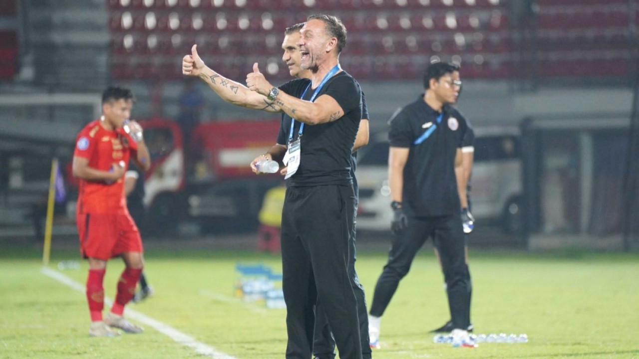 Pelatih Persija Thomas Doll