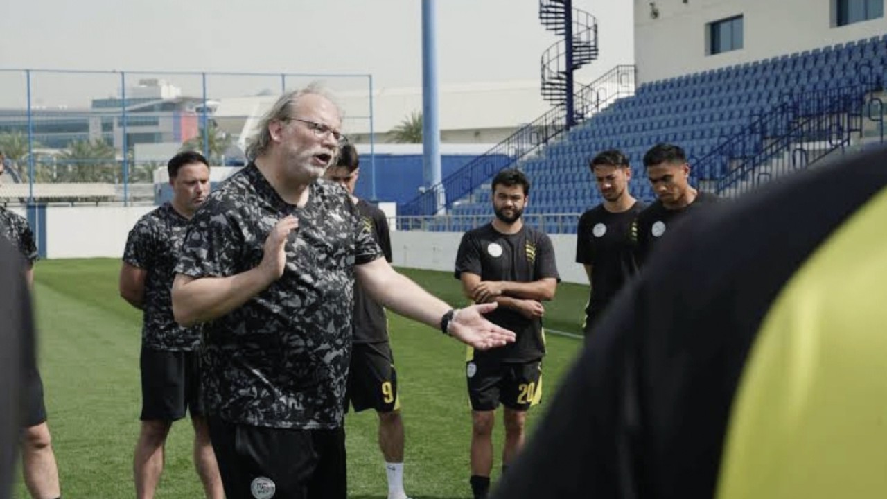 Pelatih Timnas Filipina, Tom Saintfient